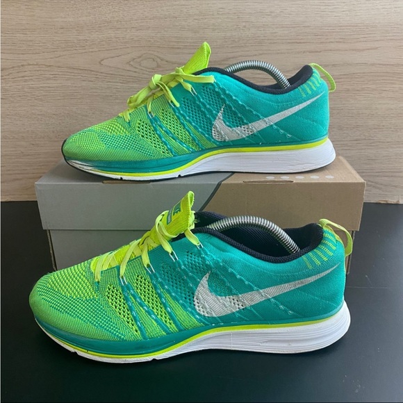 RARE 🔥 2012 Nike Flyknit Racer “Volt” Men Sneakers- SZ 10